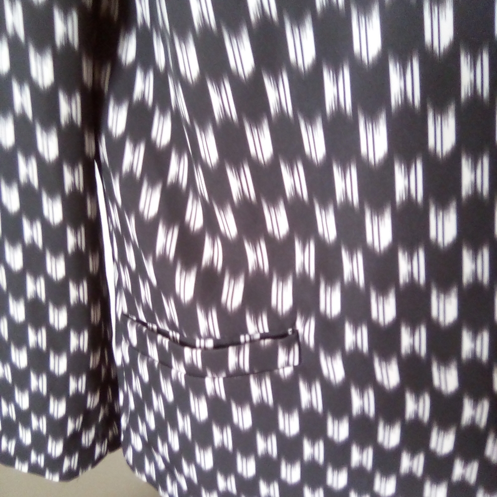 H&M Black and White Patterned Blazer - Picture 3 of 4